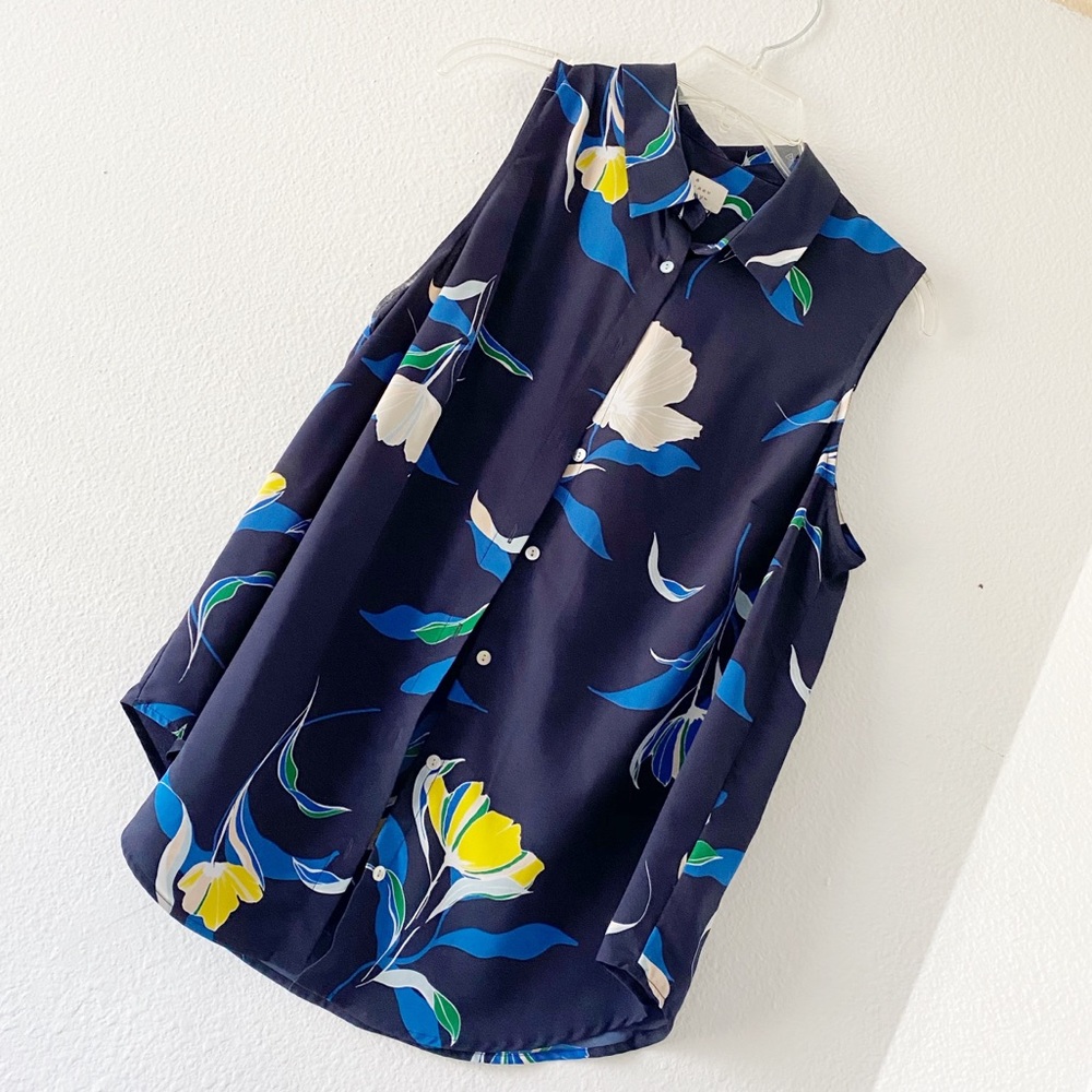 Button down sleeveless workwear shirt